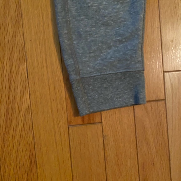 UNC TARHEELS JOGGERS with pockets - BRAND NEW WITH TAGS 
LEAGUE BRAND SUPERSOFT - Picture 7 of 8